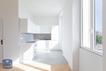 Location Appartement 3 pièces 79m² MARSEILLE 6ème - Photo 4