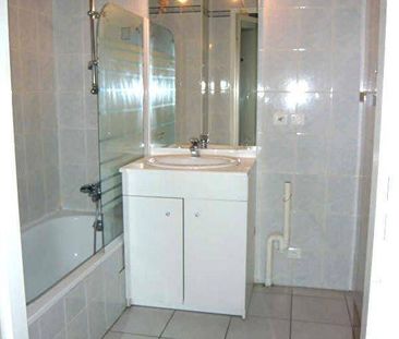 Location appartement récent 2 pièces 44.88 m² à Cluses (74300) 5 - Photo 3