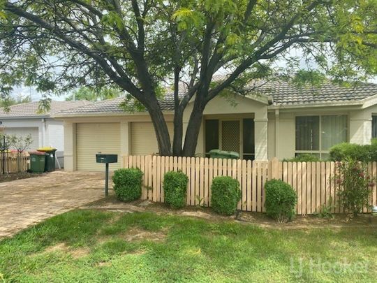 Beautiful 3 Bedroom Ensuite Home - Photo 1