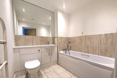 Guildford Road, Woking - 2 bedrooms Property for lettings - Seymours - Photo 5