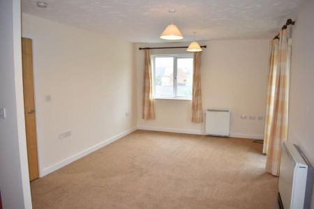 2 Bedroom Flat For Rent - Photo 2