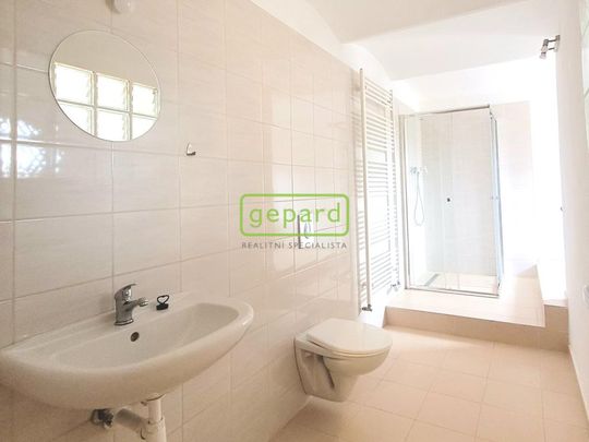Pronájem bytu 2+1 66 m2 - Fotografie 1