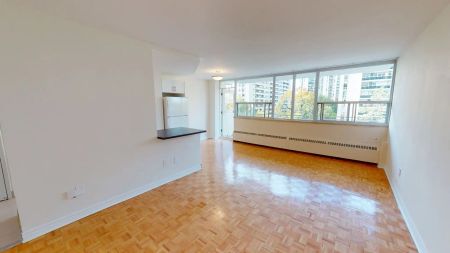 45 Oakmount Rd — Large 1 Bedroom Apartment - Photo 4