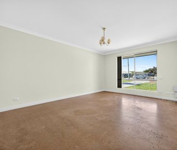 Charming Home in Prime Central Mandurah - Photo 6