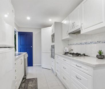 Family Home in Brighton - Photo 6