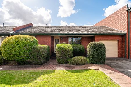 5/76 Parkside Avenue, Keilor East VIC 3033 - Photo 2