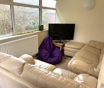 6 bedroom semi-detached house to rent - Photo 1