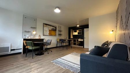 Dans résidence hôtelière, appartement meublé de 52 m2 Royalieu proche de l'ESCOM - Photo 2