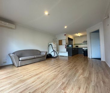 Grevillea 2/8 Uganda Street, Burwood, Vic 3125 - Photo 3