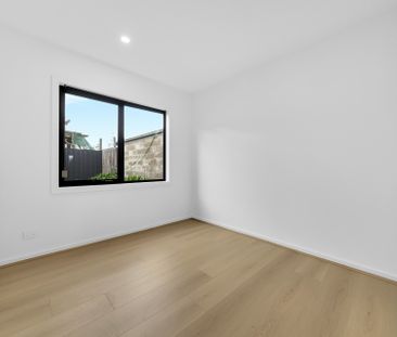 13A First Avenue, Melton South VIC, Belconnen - Photo 5