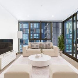 Modern One-Bedroom Apartment Above Mall '88' Offering Ultimate Convenience - Photo 1