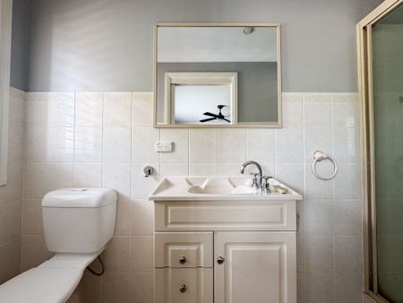 4 Bedroom Family Home - Photo 4