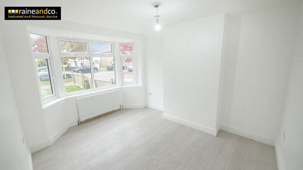 4 bedroom semi-detached house to rent - Photo 1