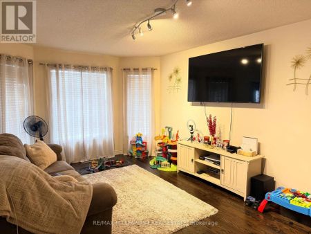 234 WATERBURY STREET - Photo 2