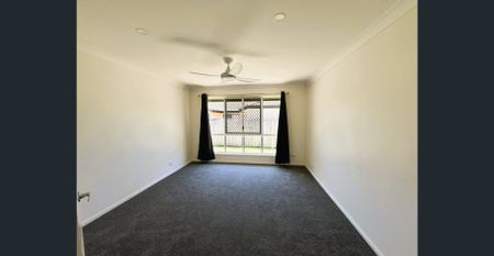4 BEDROOM HOME IN SANDSTONE POINT - Photo 3