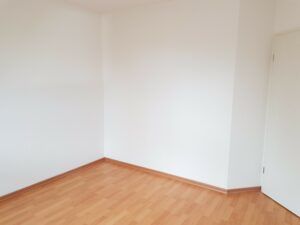 Rückertstr. 36, Wohnung 5 ~~~ Dachgeschoss, Balkon, Bad mit Wanne, Abstellraum - Photo 3