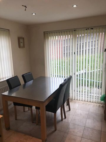 3 Bed Semi-Detached House, Saddlecote Close, M8 - Photo 5