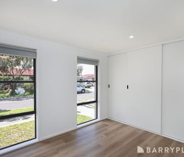Beautifully Renovated Family home in the heart of Sunshine West - Photo 4