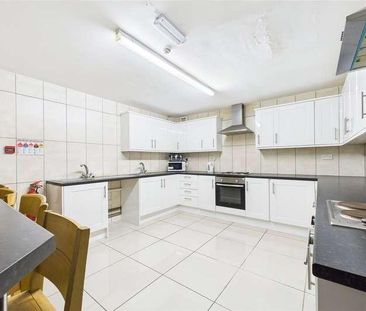 Albert Street, Slough, Berkshire, SL1 - Photo 6