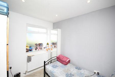 2 bedroom maisonette to rent - Photo 2