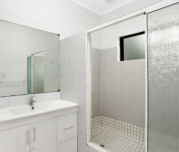 Comfortable & Convenient Family Home - Photo 6