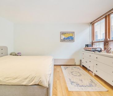 3 bedroom mews to rent - Photo 5