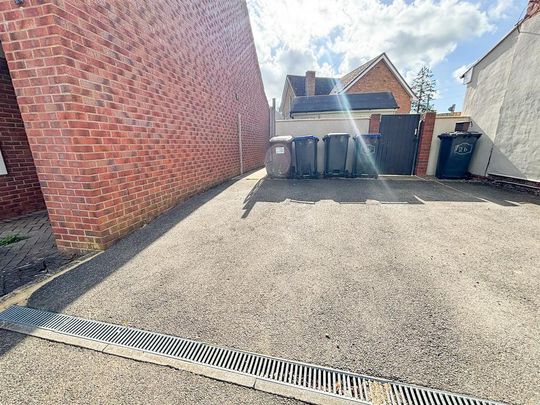 2 bedroom house to rent - Photo 1