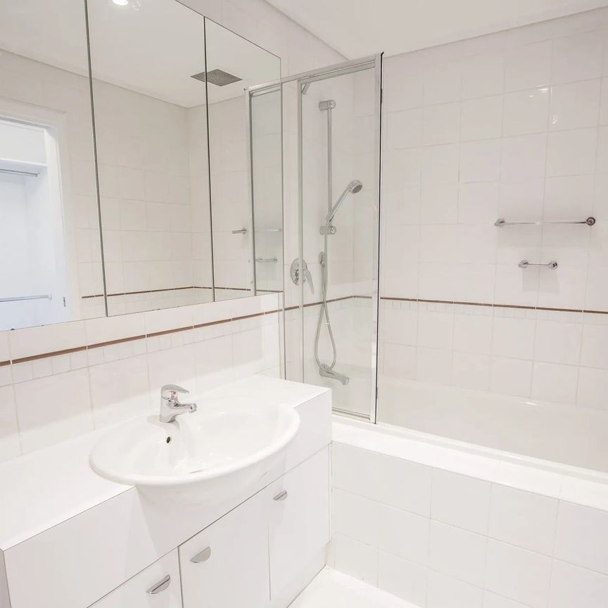 FLAGSTAFF GARDENS AT YOUR DOOR STEP. - Photo 1