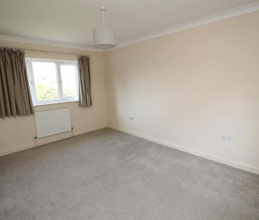 4 bedroom terraced house to rent - Photo 3