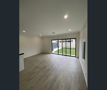 Modern 3-Bedroom Townhouse, Located in Paralowie! - Photo 1