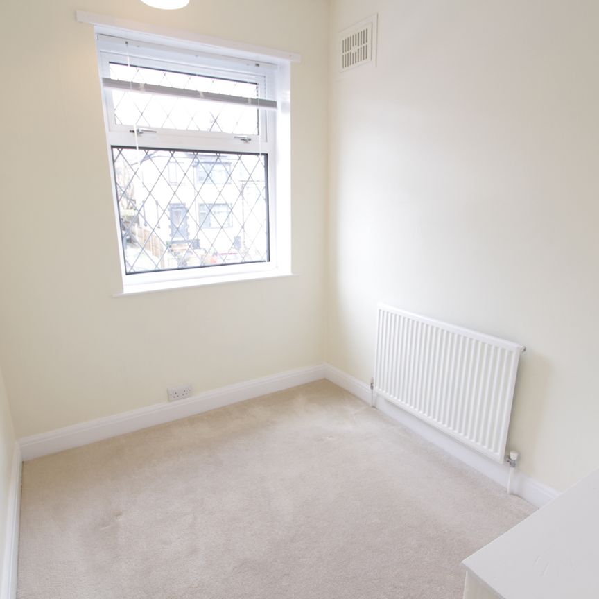 Seagrave Crescent, Sheffield, S12 - Photo 1