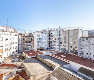 2 bedroom luxury penthouse for rent in Valencia, Spain - Photo 2