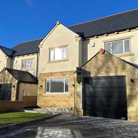 Moorview Villas, Westfield Lane, BD18 - Photo 1