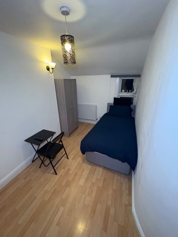 Room in a Shared House, Ellison Road, SW16 - Photo 4
