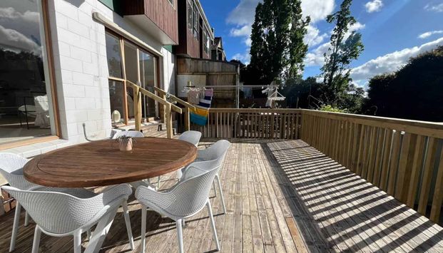 Spacious Family Home with Extra Living and Ent... - Photo 1