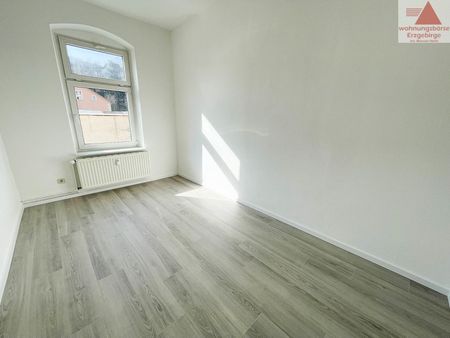 Frisch renoviert – Gemütliche 3-Raum-Wohnung in Aue - Photo 3