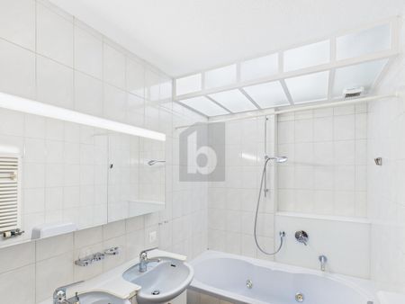 OLD BUILDING CHARM CENTRAL NEAR RAILWAY STATION - Foto 5