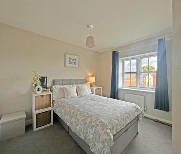 2 bedroom end of terrace house to rent - Photo 2