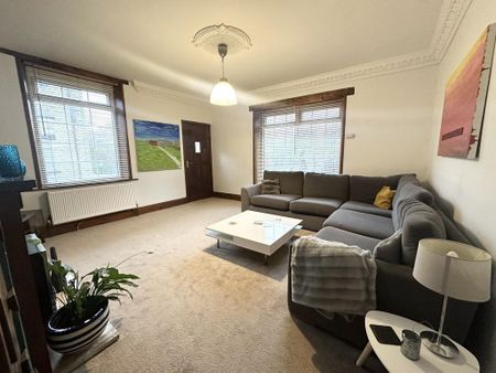 4 bedroom end of terrace house to rent - Photo 3