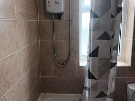 👉 22min Salford Royal 🏥 | Easy City Access 🚌 Room 3 - Photo 3