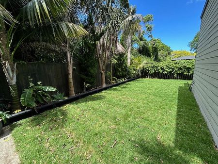 MAGSnificent 4BR Family Haven - Mt Albert - Photo 3