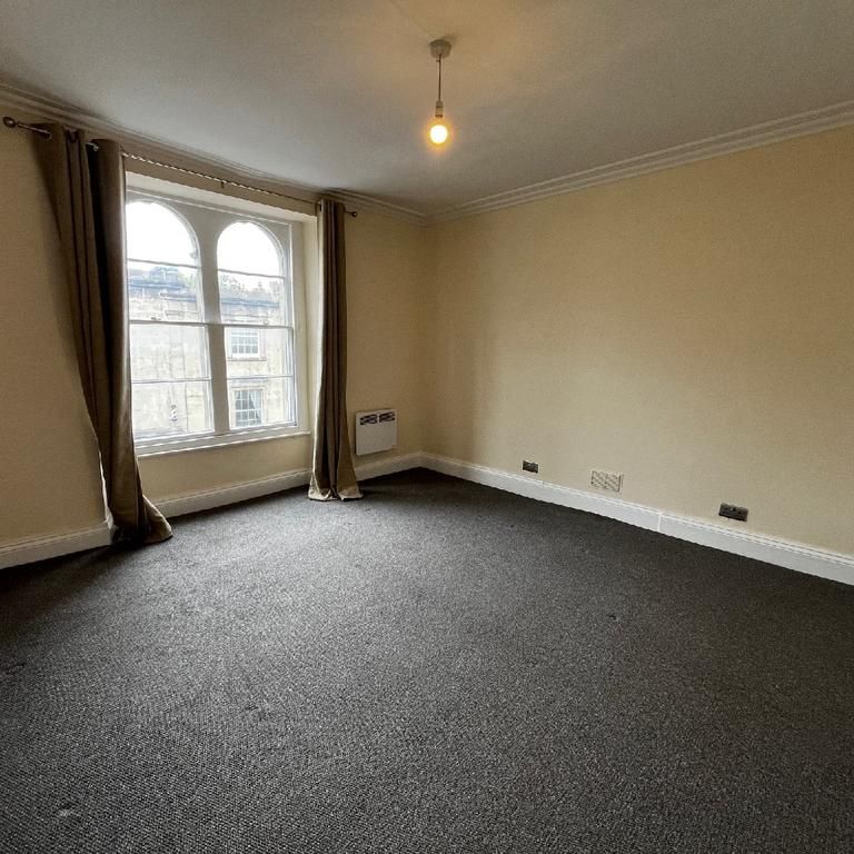 2 bedroom maisonette to rent - Photo 1