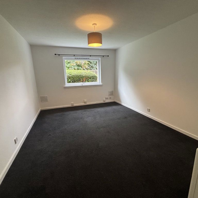Clifden Blue Court, Dundee - Photo 1