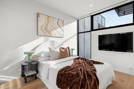 Modern Living in the Heart of Essendon North - Photo 4