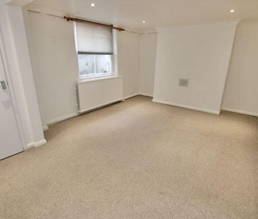 4 bedroom terraced house to rent - Photo 4