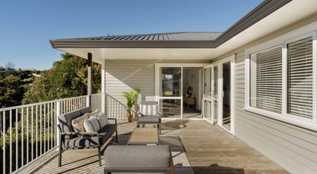 Recently Renovated 4-Bedroom Family Home - Photo 4