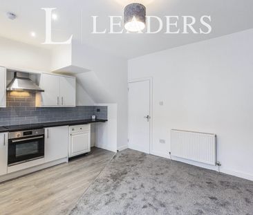 3 bedroom house to rent Gordon Road, Fleetwood, Lancashire, FY7 - Photo 4