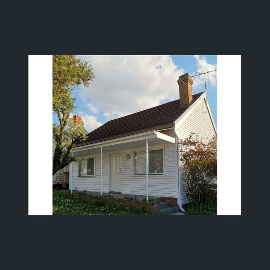 Furnished Three bedroom house in sort after area - Photo 1