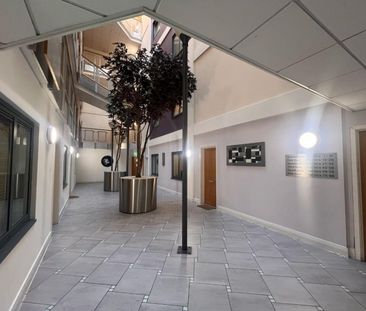 1 bedroom Flat To Let - Photo 5