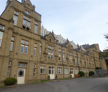Clare Hall, Halifax, HX1 - Photo 1